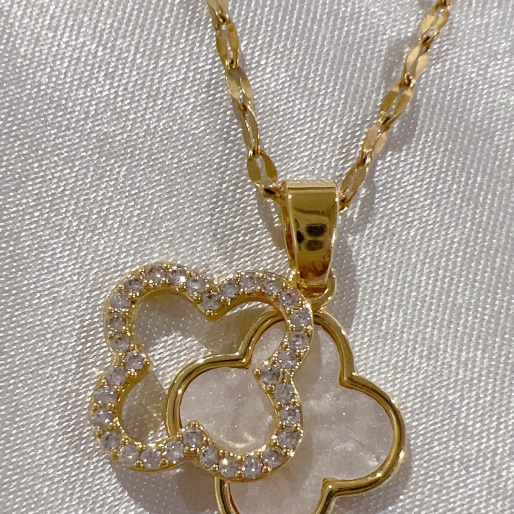 Elegant Double-layer Gold and White Charm Pendant Necklace